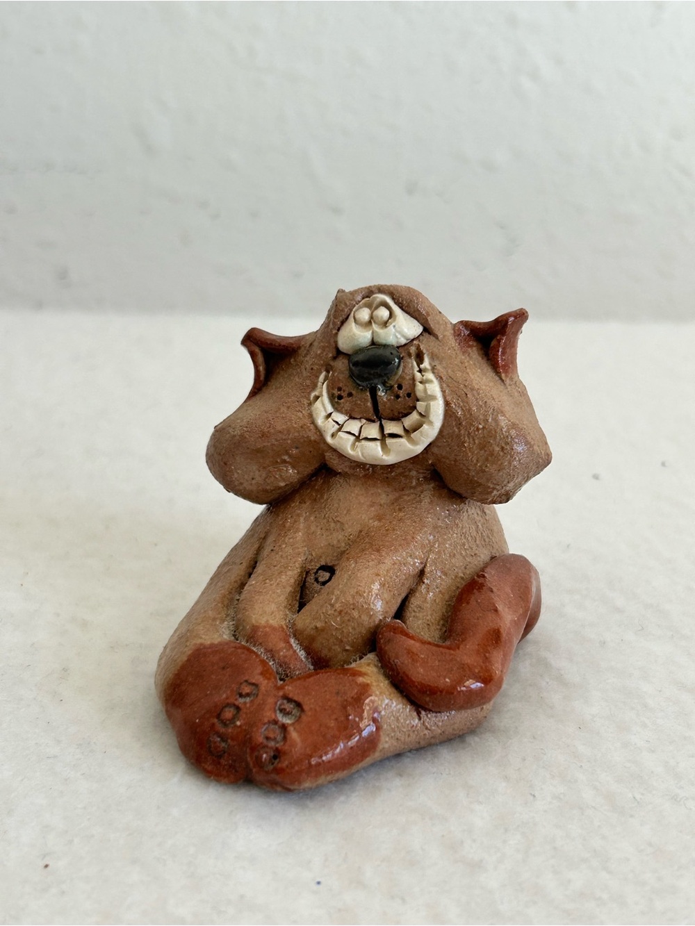 Vintage Signed Bill Hicks Clay Sculpture of a Cute Face Brown Smiling Cat